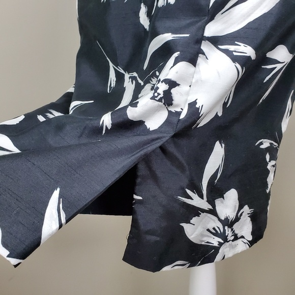 Sale! [White House Black Market] Strapless Dress - Picture 6 of 8